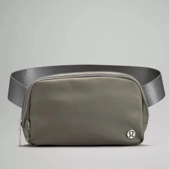 lululemon athletica Handbags - Lululemon Everywhere Belt Bag